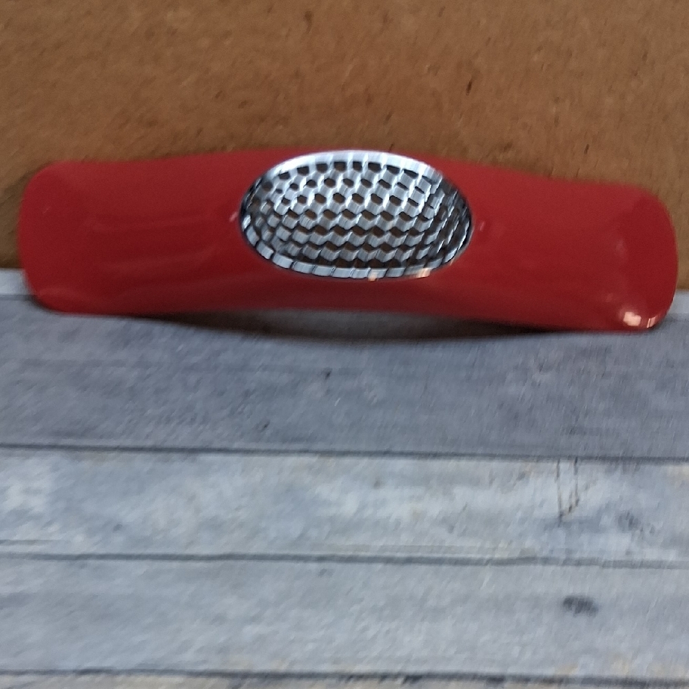 Black Plastic/Metal Rocker Garlic Press